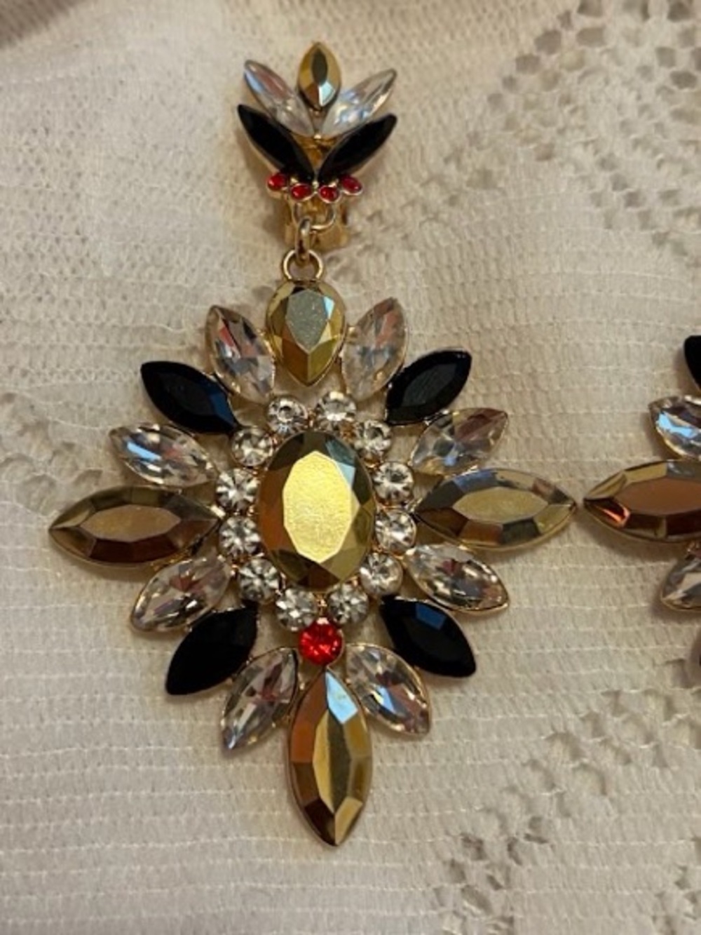 ✨Disney Villain Clip-On Earrings - Black Gold Gothic Rhinestone Evil Queen - Picture 13 of 15